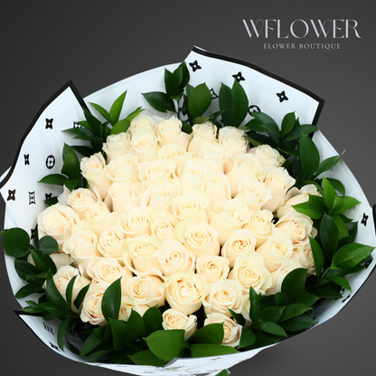 Ivory Whisper Signature Bouquet (70 cm)