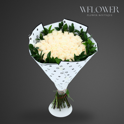 Ivory Whisper Signature Bouquet (70 cm)