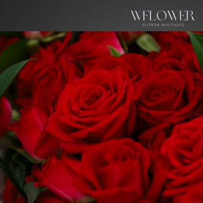 Rouge Royale Signature Bouquet (70 cm)